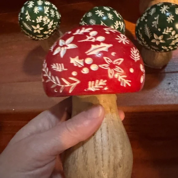 Christmas wooden Red and Green Mushroom home decor - Picture 3 of 4